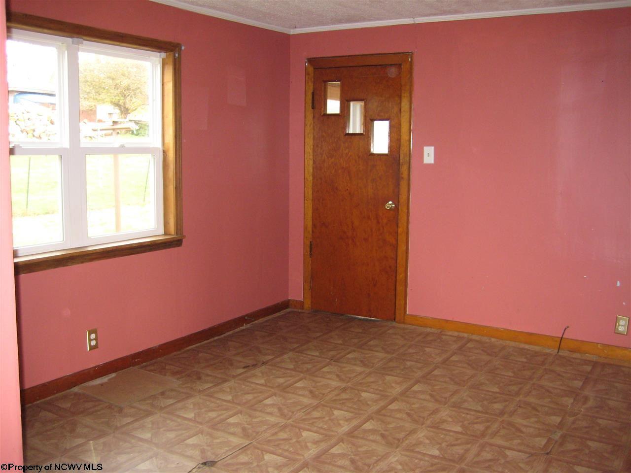 73 Light Street Terra Alta, WV 26764 - Photo 6 of 16 Gallery Image 6