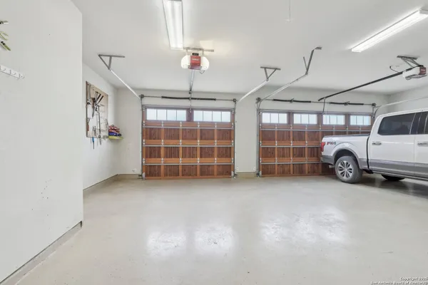 a view of a garage