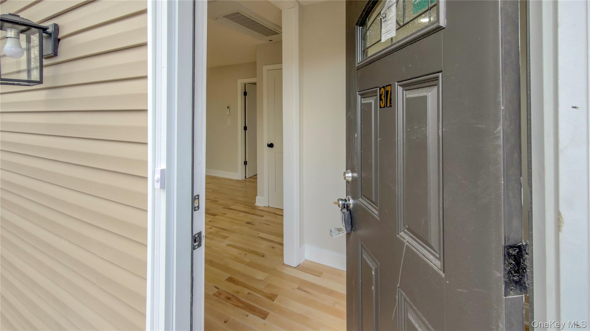 37 Deal Road Island Park, NY 11558 - Photo 13 of 50