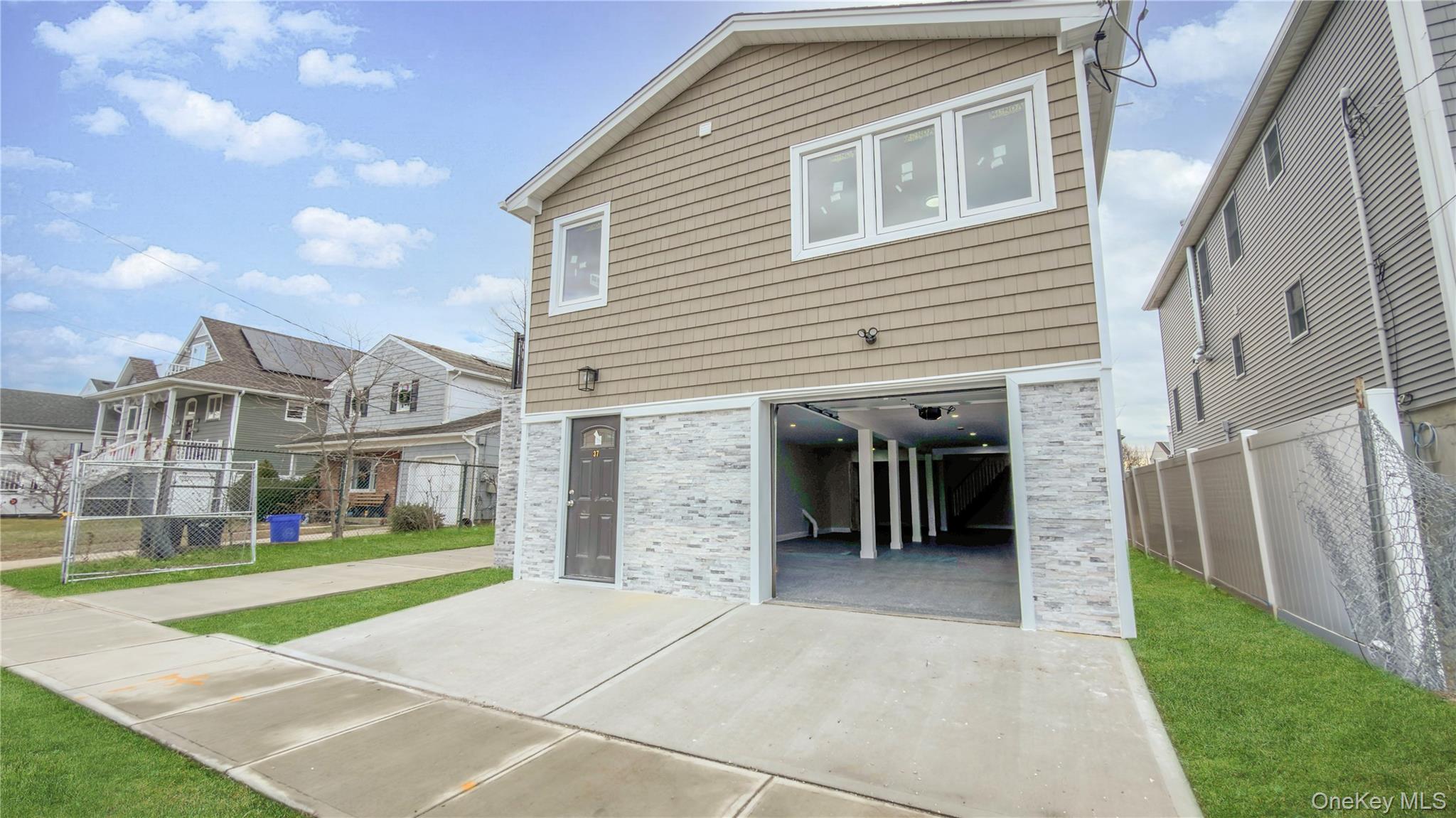 37 Deal Road Island Park, NY 11558 - Photo 8 of 50