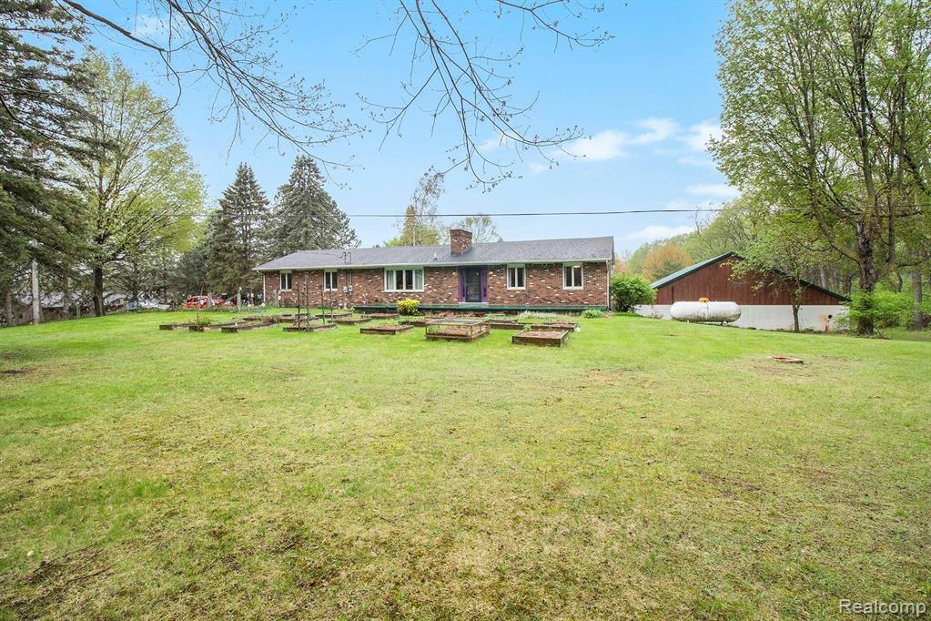 2501 North Hughes Road Howell, MI 48855 - Photo 1 of 29