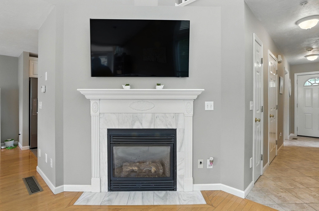 27 Solomon Pond Road, Unit A Northborough, MA 01532 - Photo 5 of 36