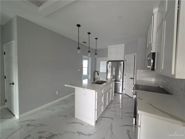 $1,100 | 1604 West B Street, Mission, TX 78572