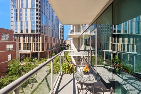 $349,000 | 123 South Green Street, Unit 409B, Chicago, IL 60607