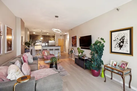 $349,000 | 123 South Green Street, Unit 409B, Chicago, IL 60607