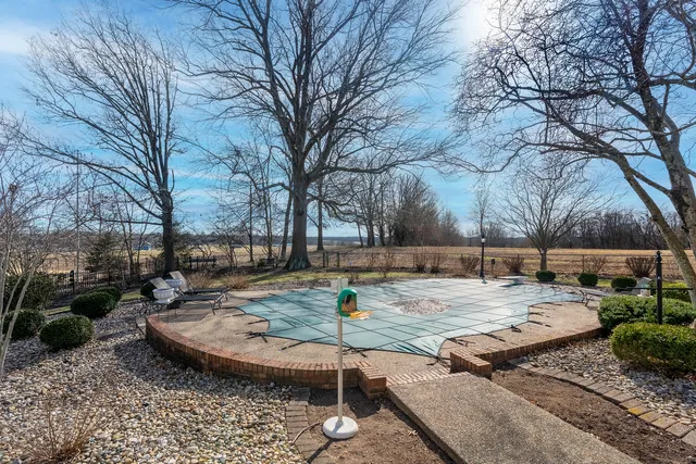 $715,000 | 2101 Windsor Drive, Marion, IL 62959