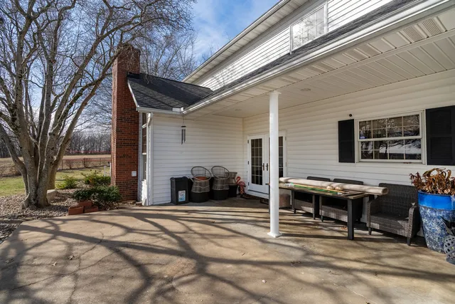 $715,000 | 2101 Windsor Drive, Marion, IL 62959