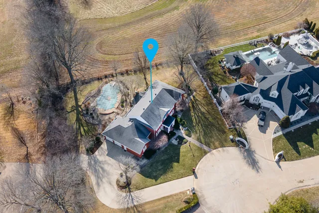 $715,000 | 2101 Windsor Drive, Marion, IL 62959