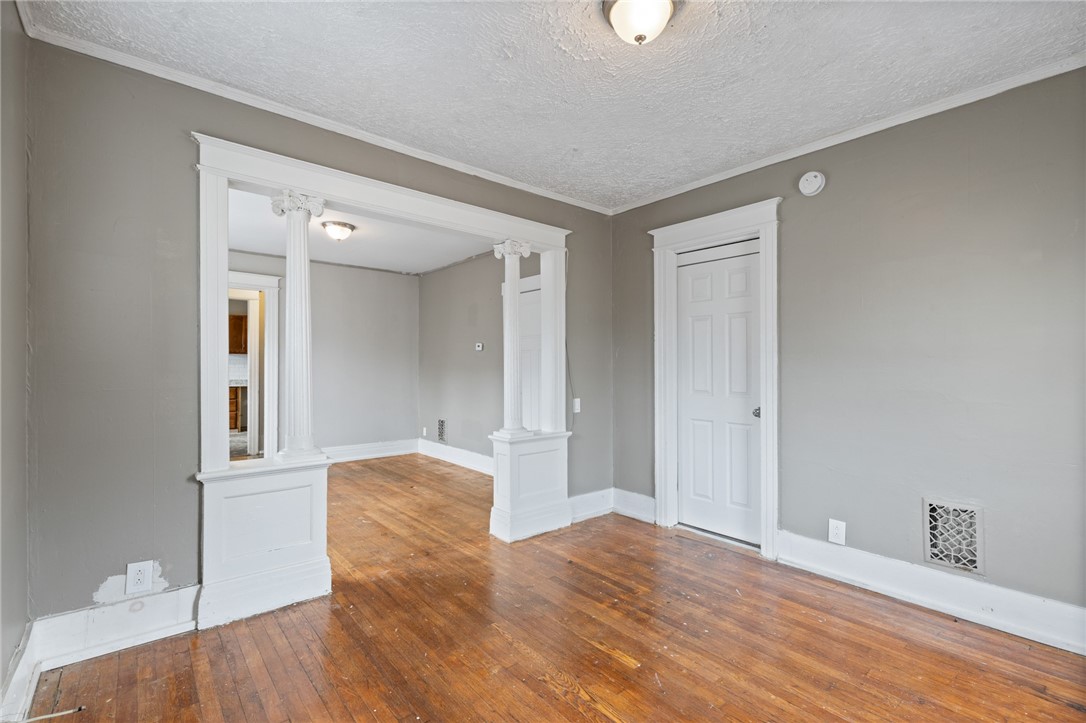 175 Bartlett Street Rochester, NY 14611 - Photo 7 of 39