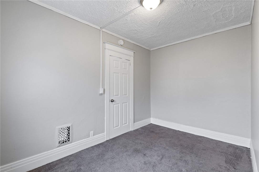 175 Bartlett Street Rochester, NY 14611 - Photo 9 of 39