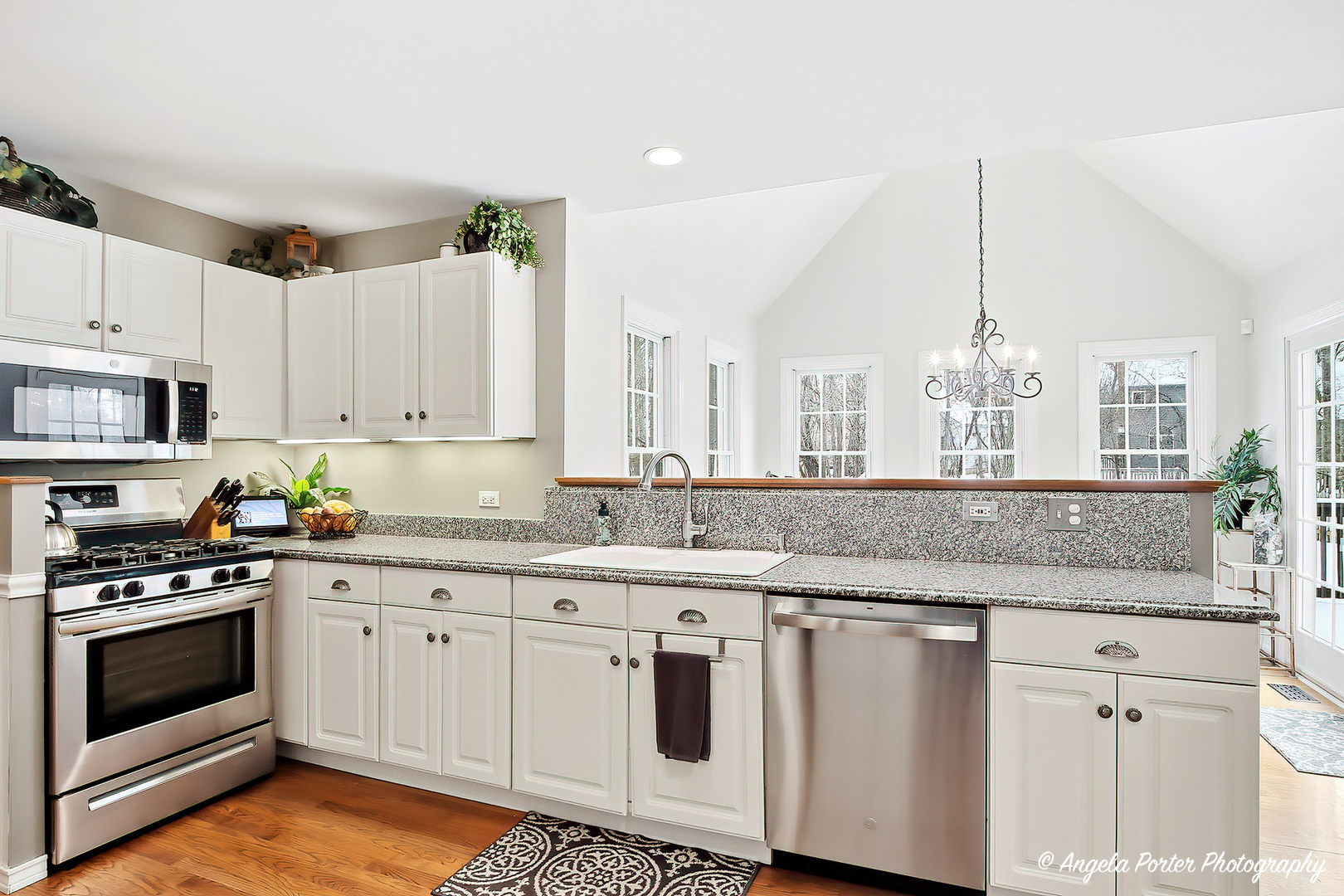 387 Long Hill Road Gurnee, IL 60031 - Photo 11 of 52