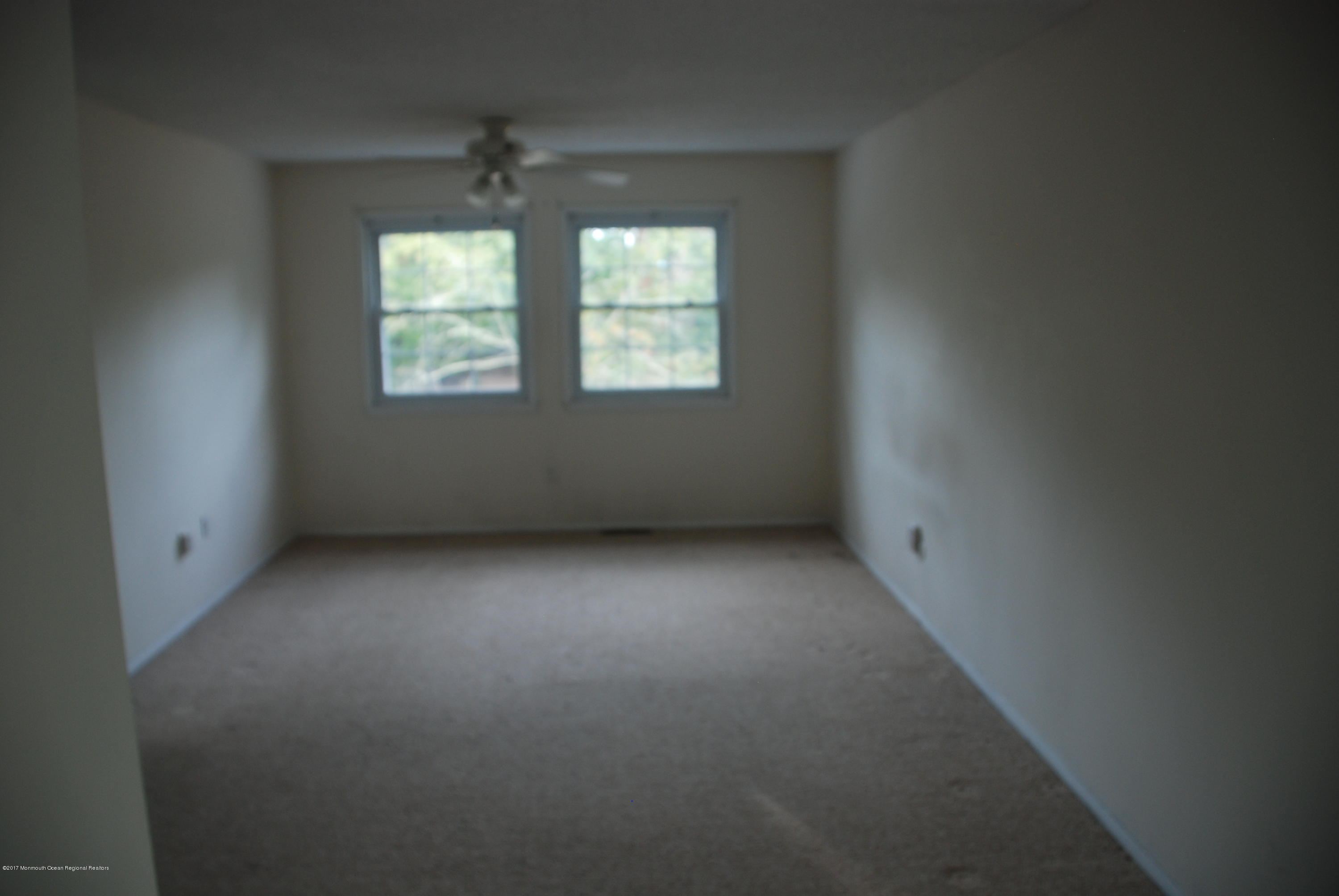 1000 Port-Au-Prince Street Toms River, NJ 08753 - Photo 11 of 17 DSC_0811