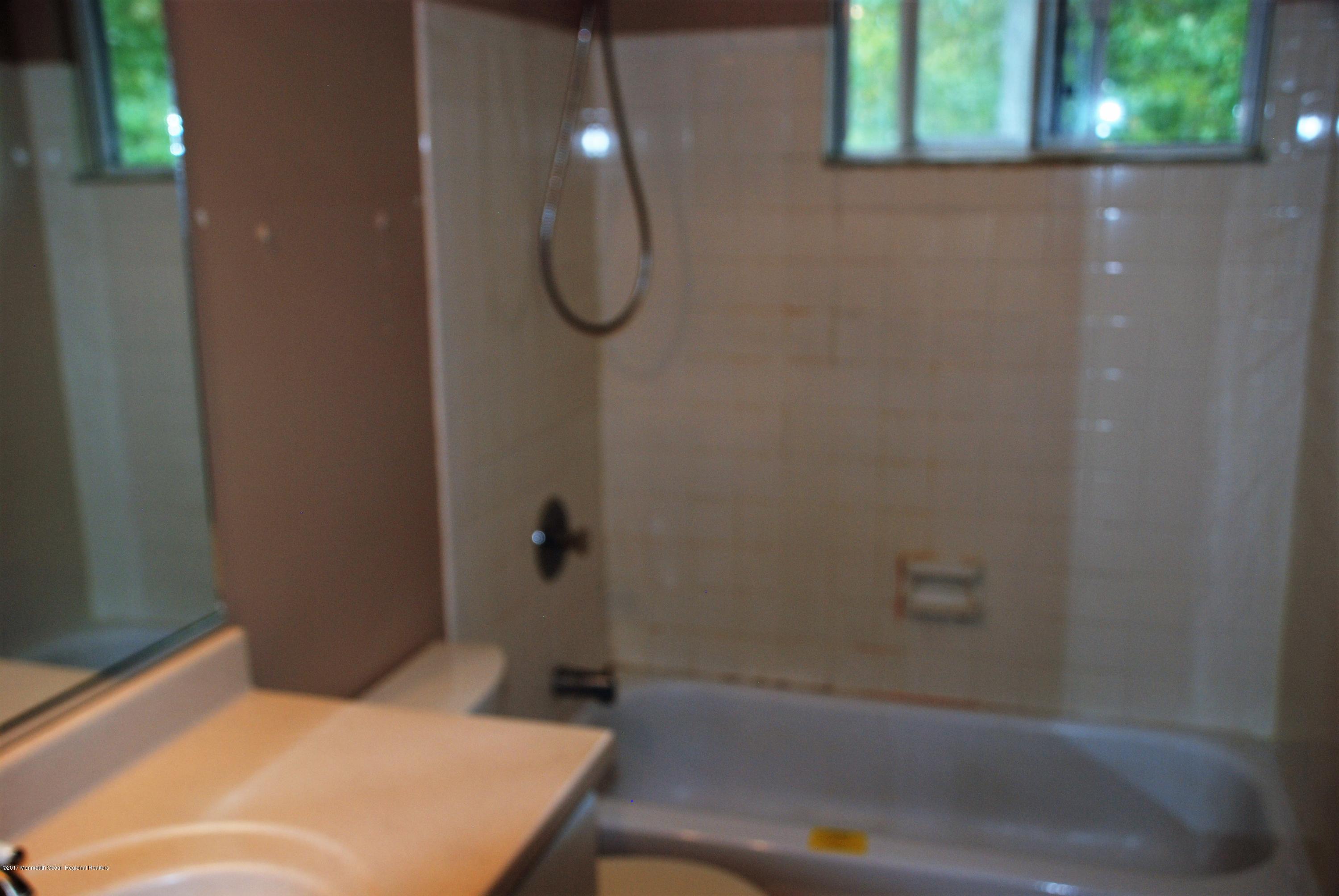 1000 Port-Au-Prince Street Toms River, NJ 08753 - Photo 15 of 17 DSC_0815