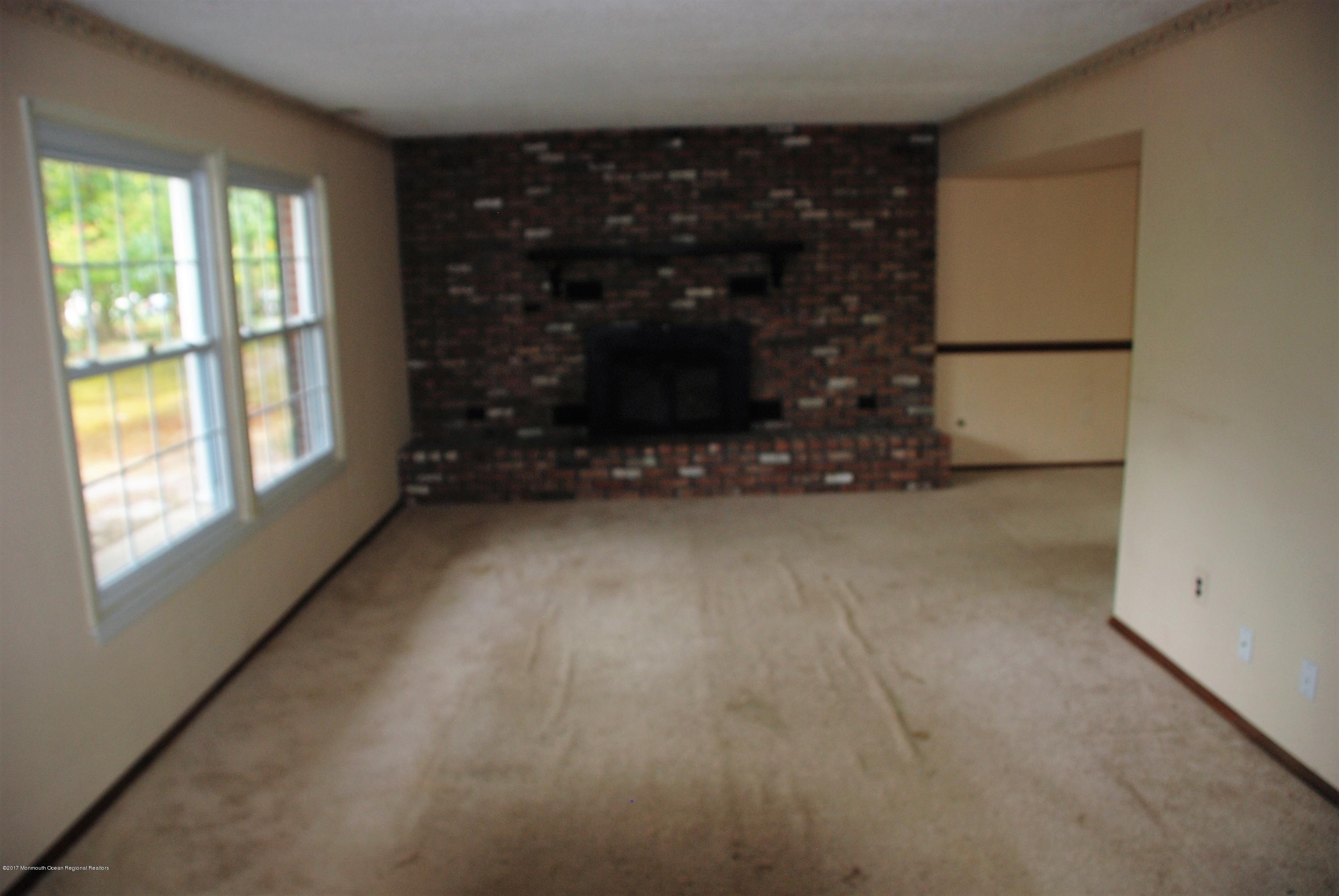 1000 Port-Au-Prince Street Toms River, NJ 08753 - Photo 5 of 17 DSC_0804