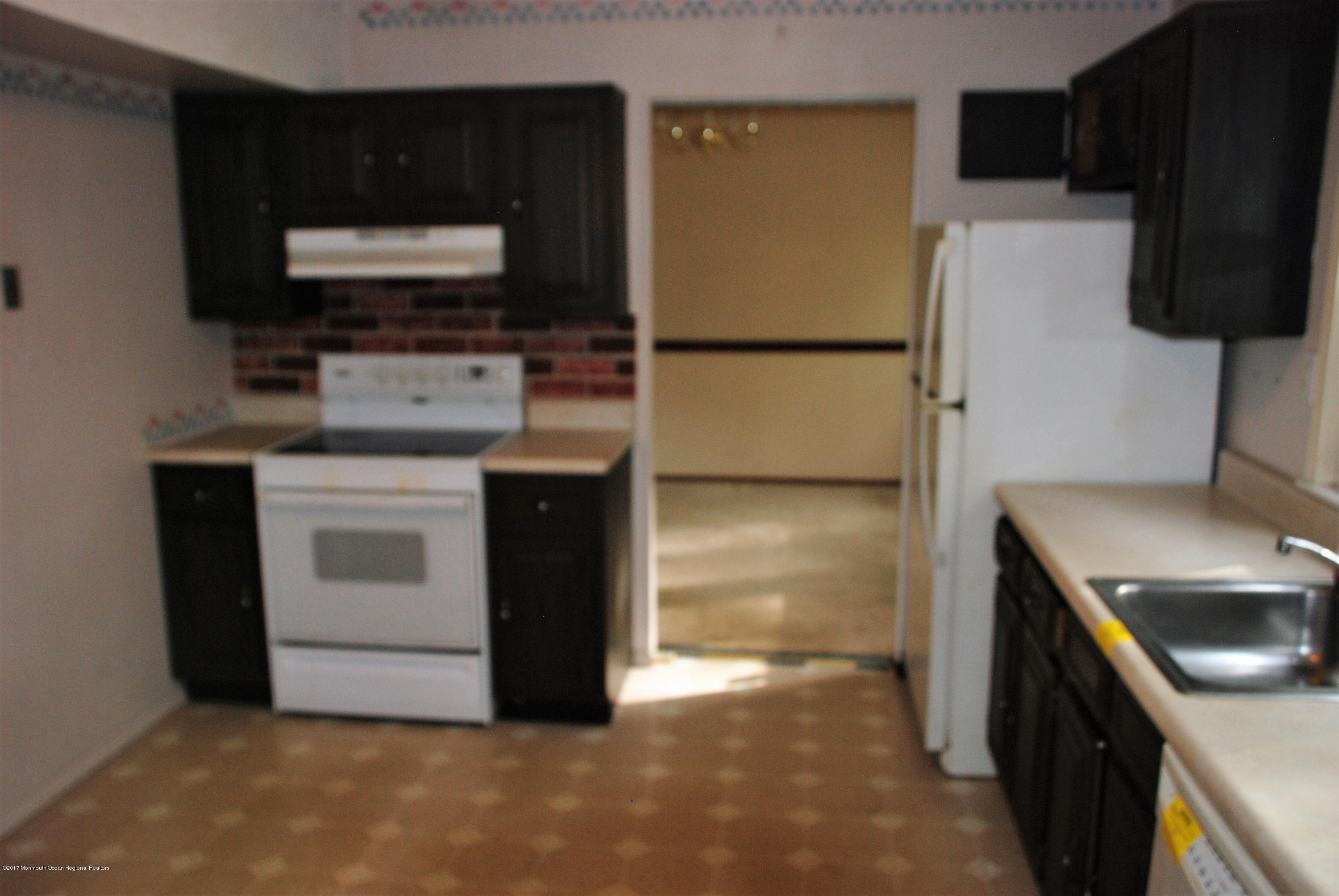 1000 Port-Au-Prince Street Toms River, NJ 08753 - Photo 7 of 17 DSC_0807