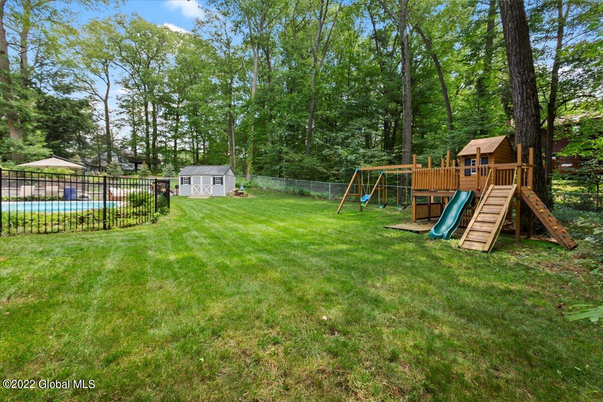 2254 Pine Ridge Road Schenectady, NY 12309 - Photo 38 of 41 38-MW2_9110