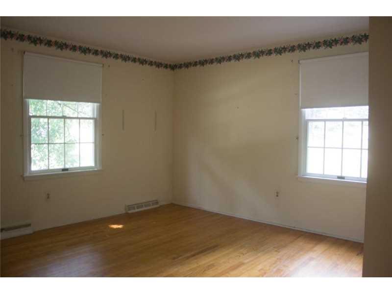 203 Foxcroft Road Pittsburgh, PA 15220 - Photo 8 of 11 Bedroom.