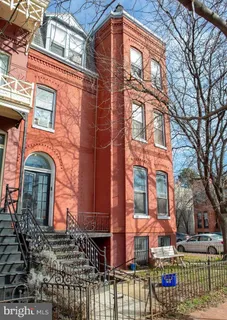 $1,950,000 | 520 Constitution Avenue Northeast, Washington, DC 20002