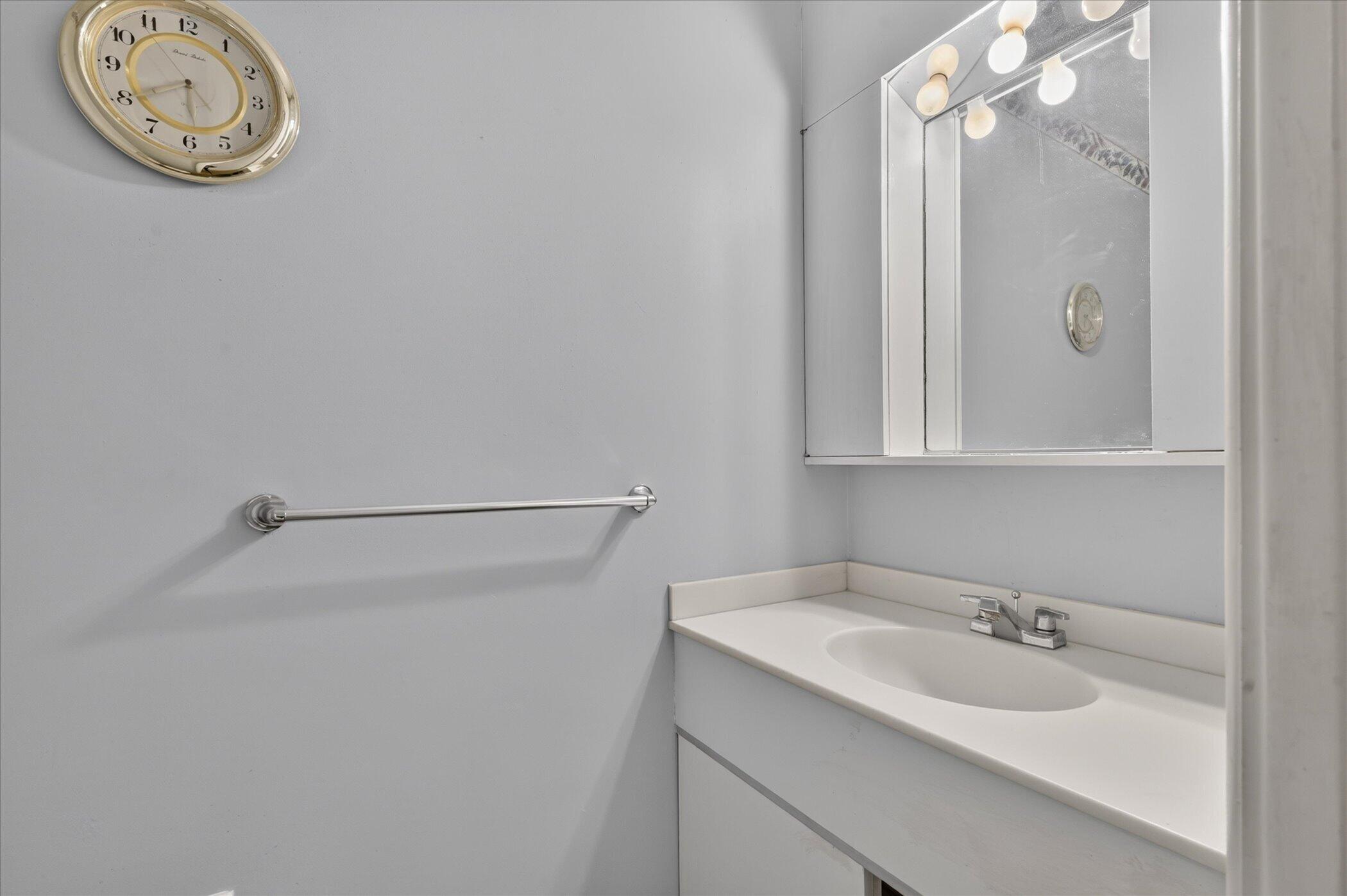 1706 Waverly Road Ann Arbor, MI 48103 - Photo 28 of 35 38-1706-Waverly-Rd-WindowStill