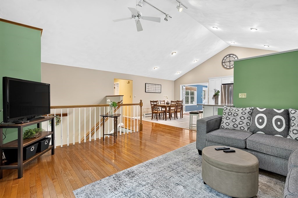 78 Darnell Road Worcester, MA 01606 - Photo 4 of 42