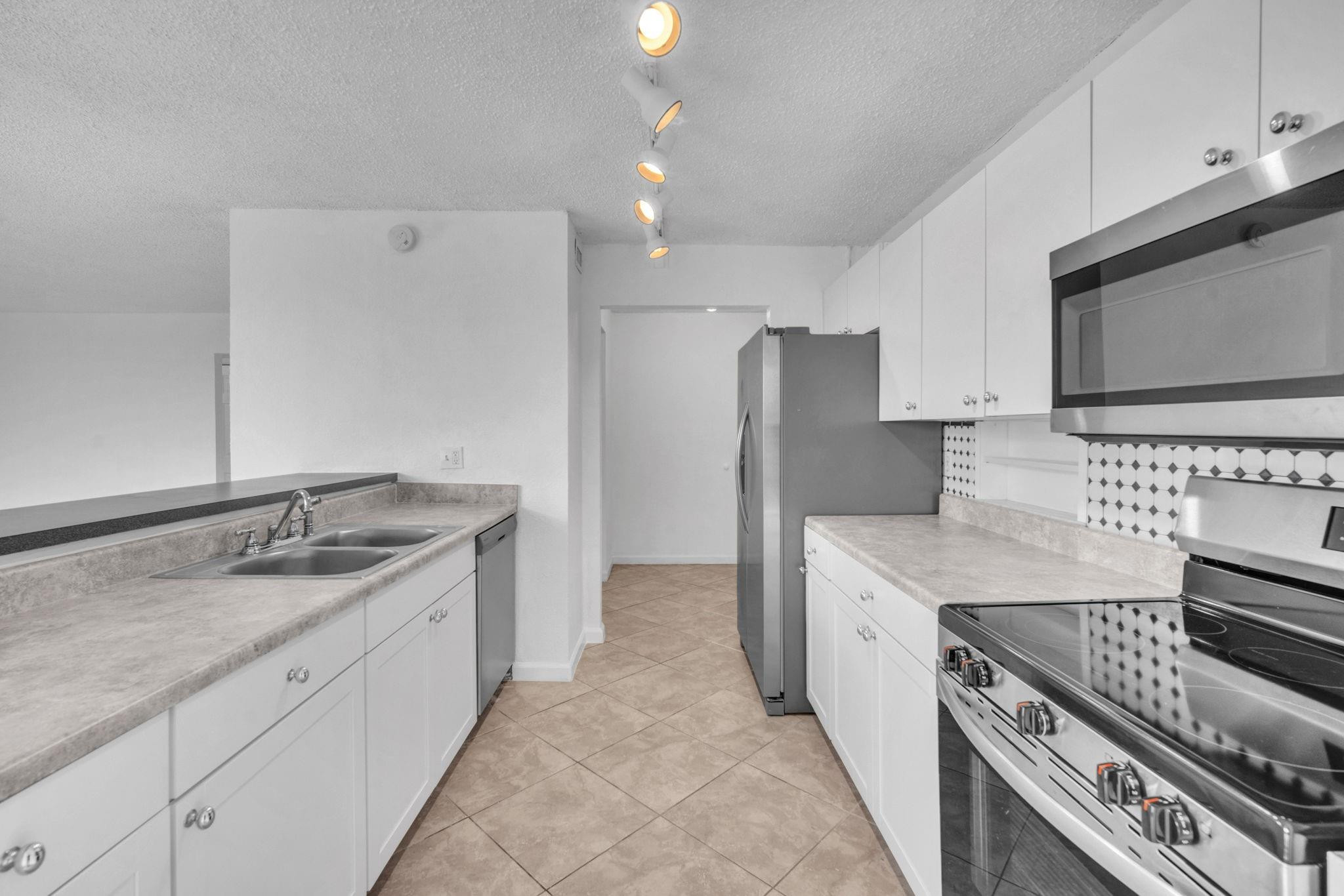 3100 North Pine Island Road, Unit 306 Sunrise, FL 33351 - Photo 5 of 27 Photo 5