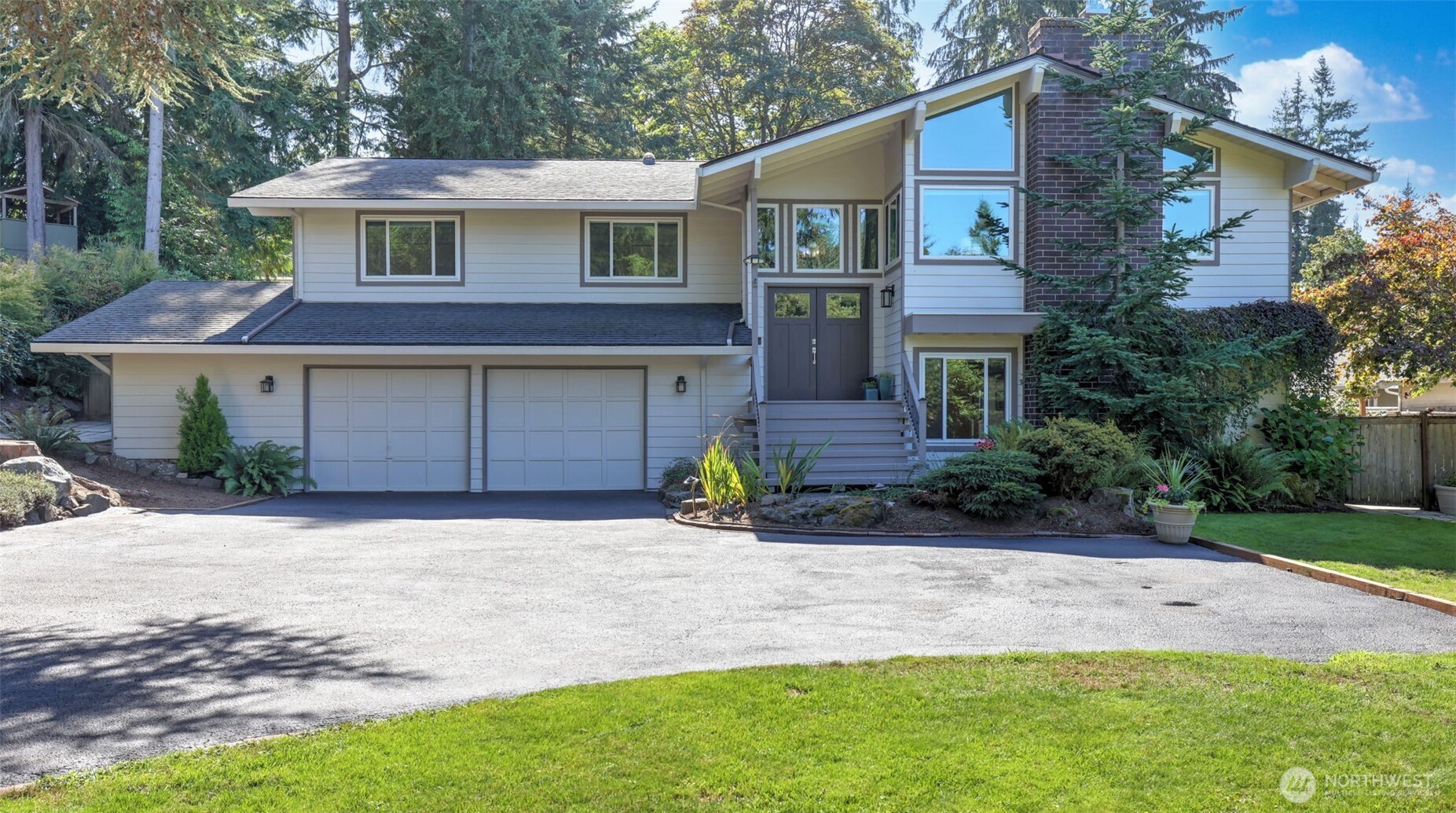 8608 185th Place Southwest Edmonds, WA 98026 - Photo 1 of 40 Gallery Image 1