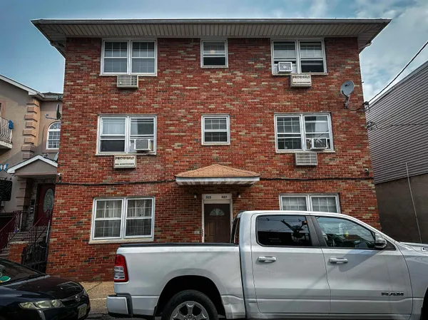 $2,050 | 325-327 John Street, Unit 5, Elizabeth, NJ 07202
