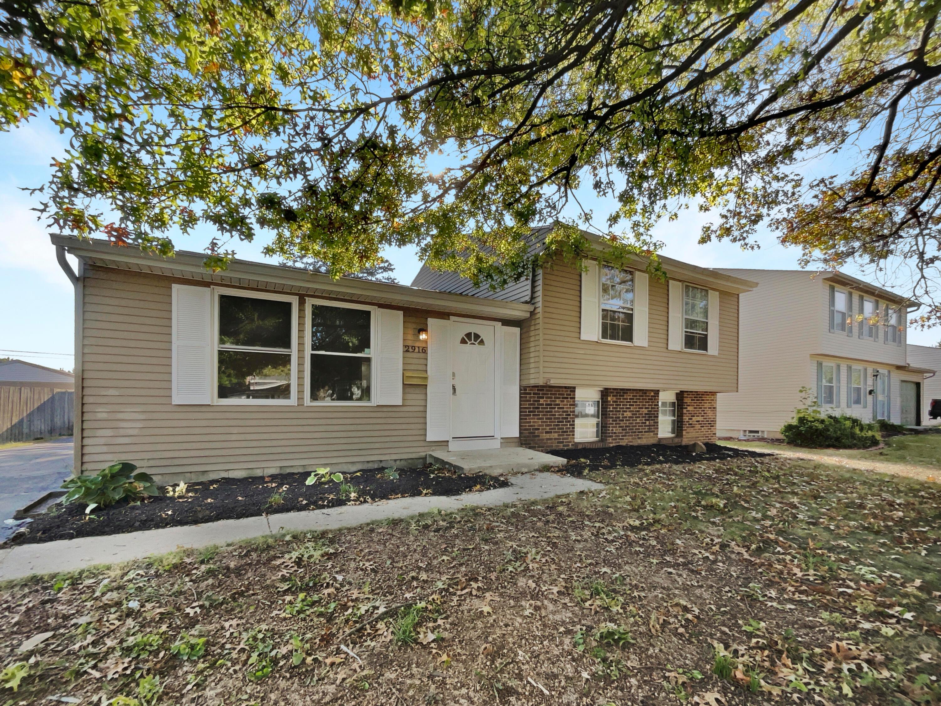 2916 Renfro Road Columbus, OH 43232 - Photo 2 of 18 Virtually Staged