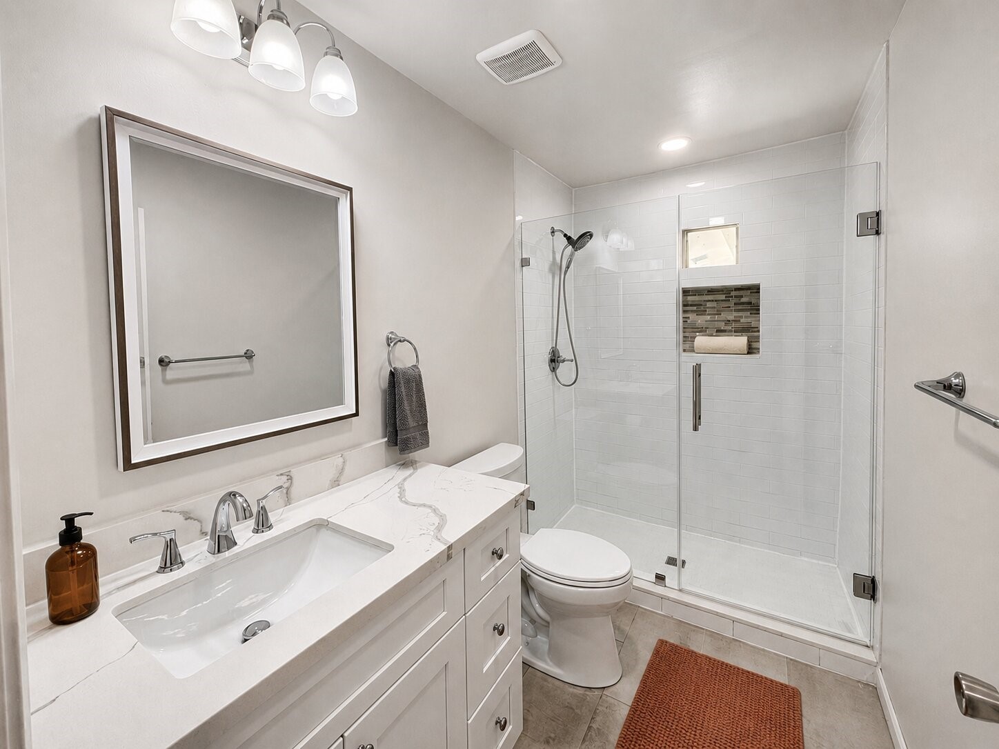6010 Ridgeway Drive Houston, TX 77033 - Photo 7 of 16 *Virtually Staged*