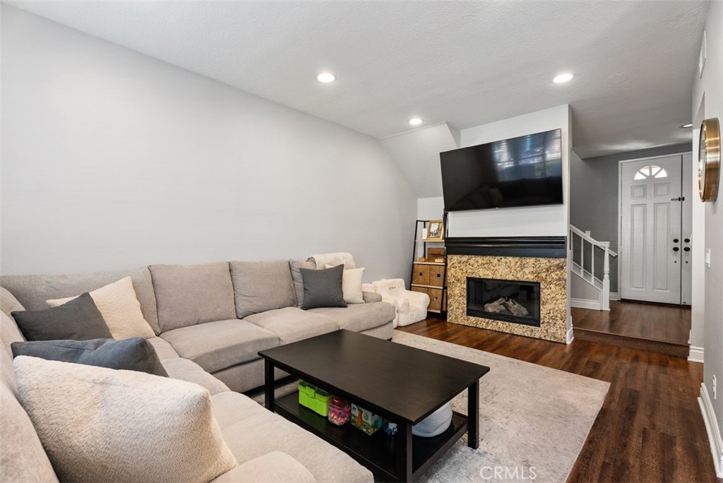 254 Pasto Rico Rancho Santa Margarita, CA 92688 - Photo 9 of 30 Living Room