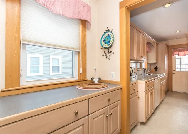 $1,095,000 | 279-281 Ash Street, Waltham, MA 02453