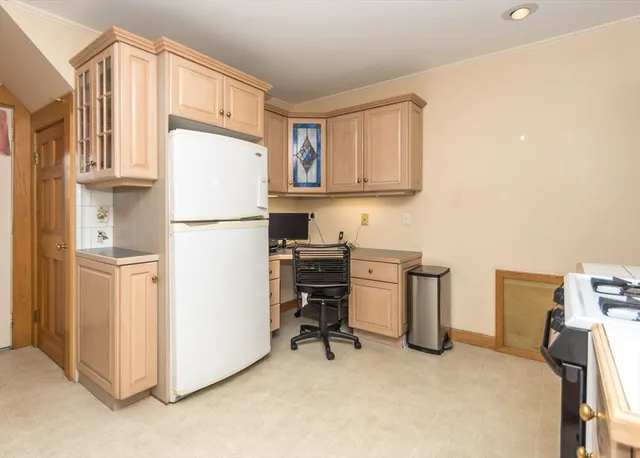 $1,095,000 | 279-281 Ash Street, Waltham, MA 02453