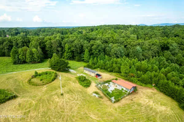 $550,000 | 346 Christenson Road, Deer Lodge, TN 37726