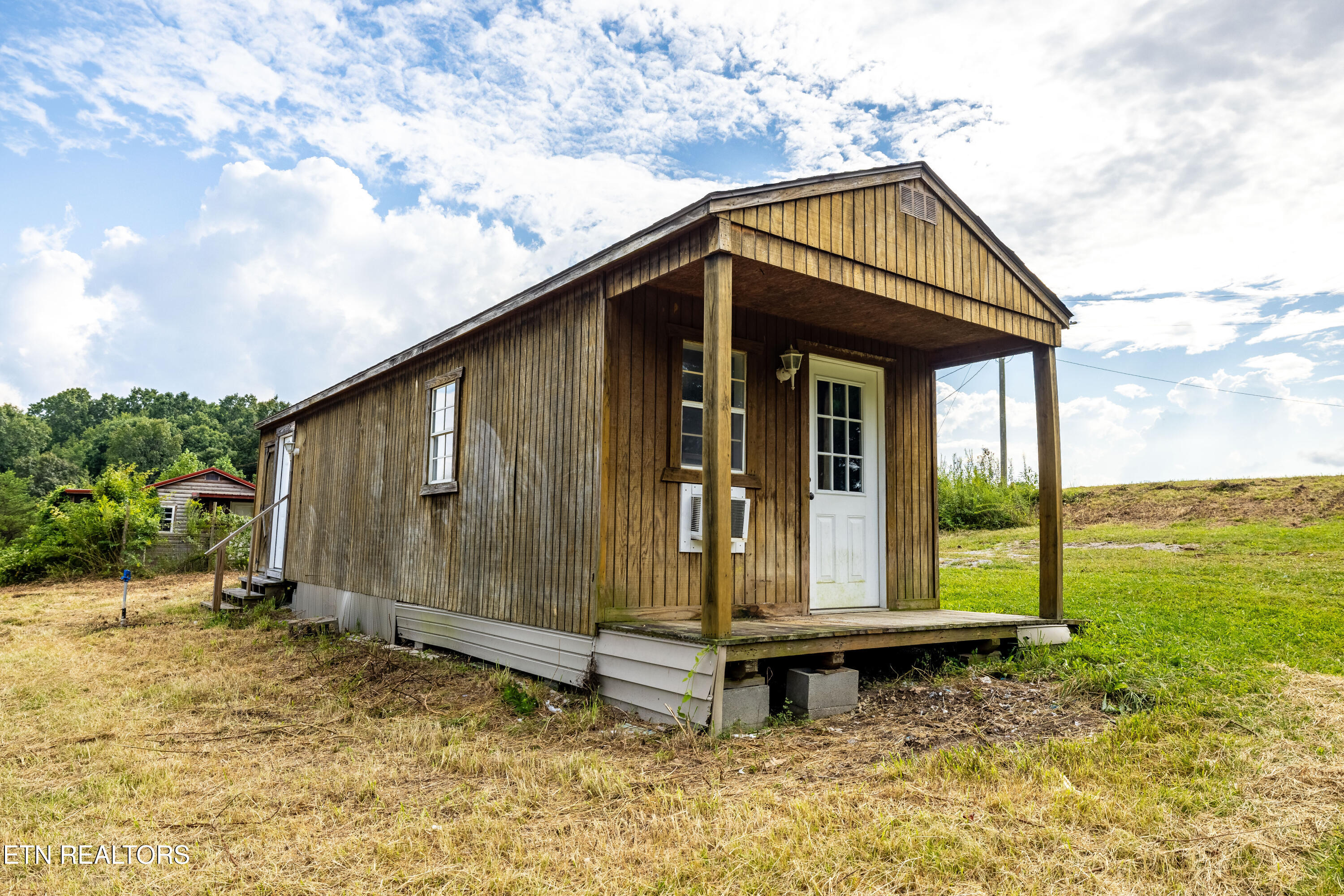 346 Christenson Road Deer Lodge, TN 37726 - Photo 13 of 49 346ChristensonRd-12
