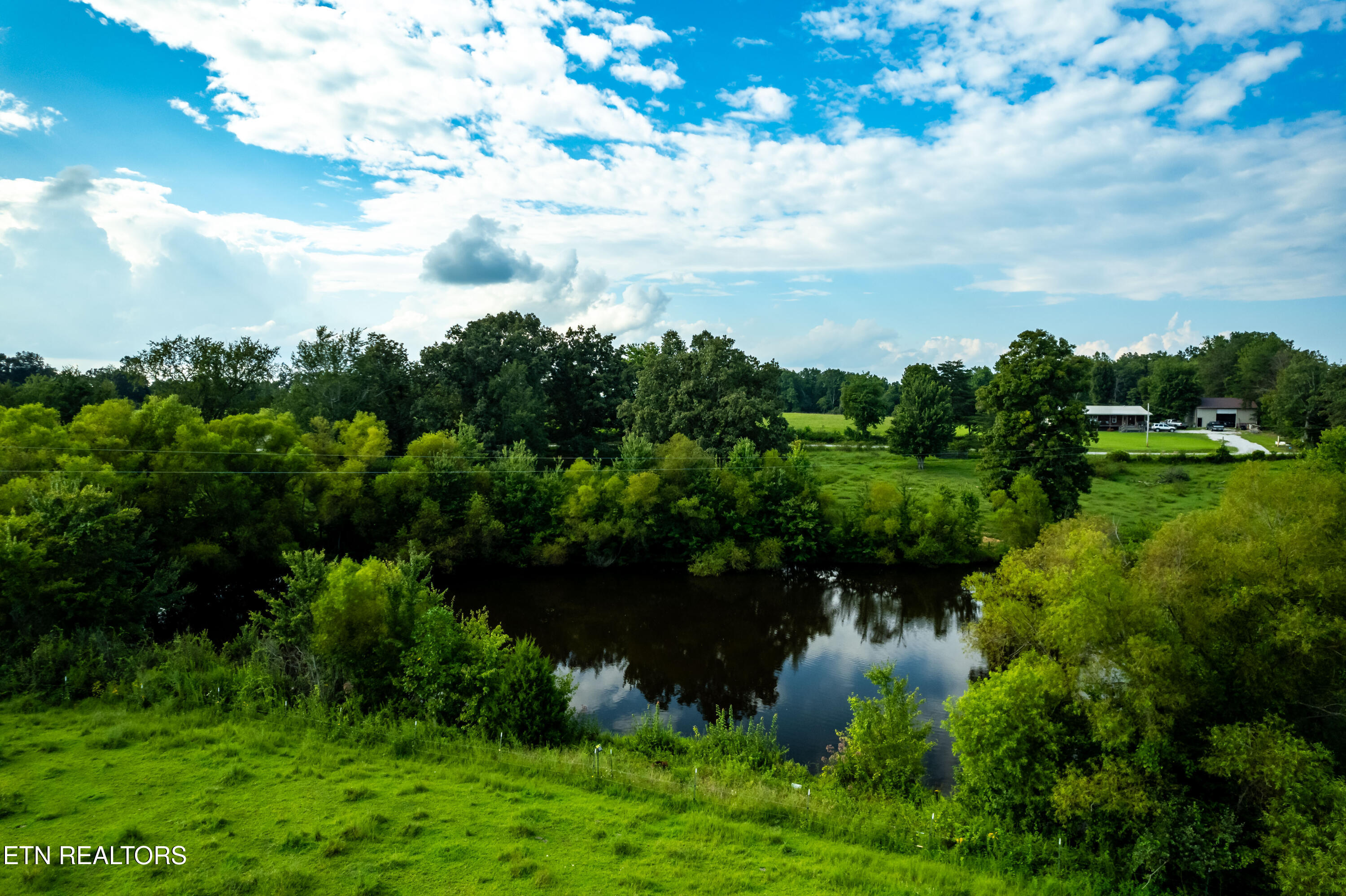346 Christenson Road Deer Lodge, TN 37726 - Photo 30 of 49 346ChristensonRd-29
