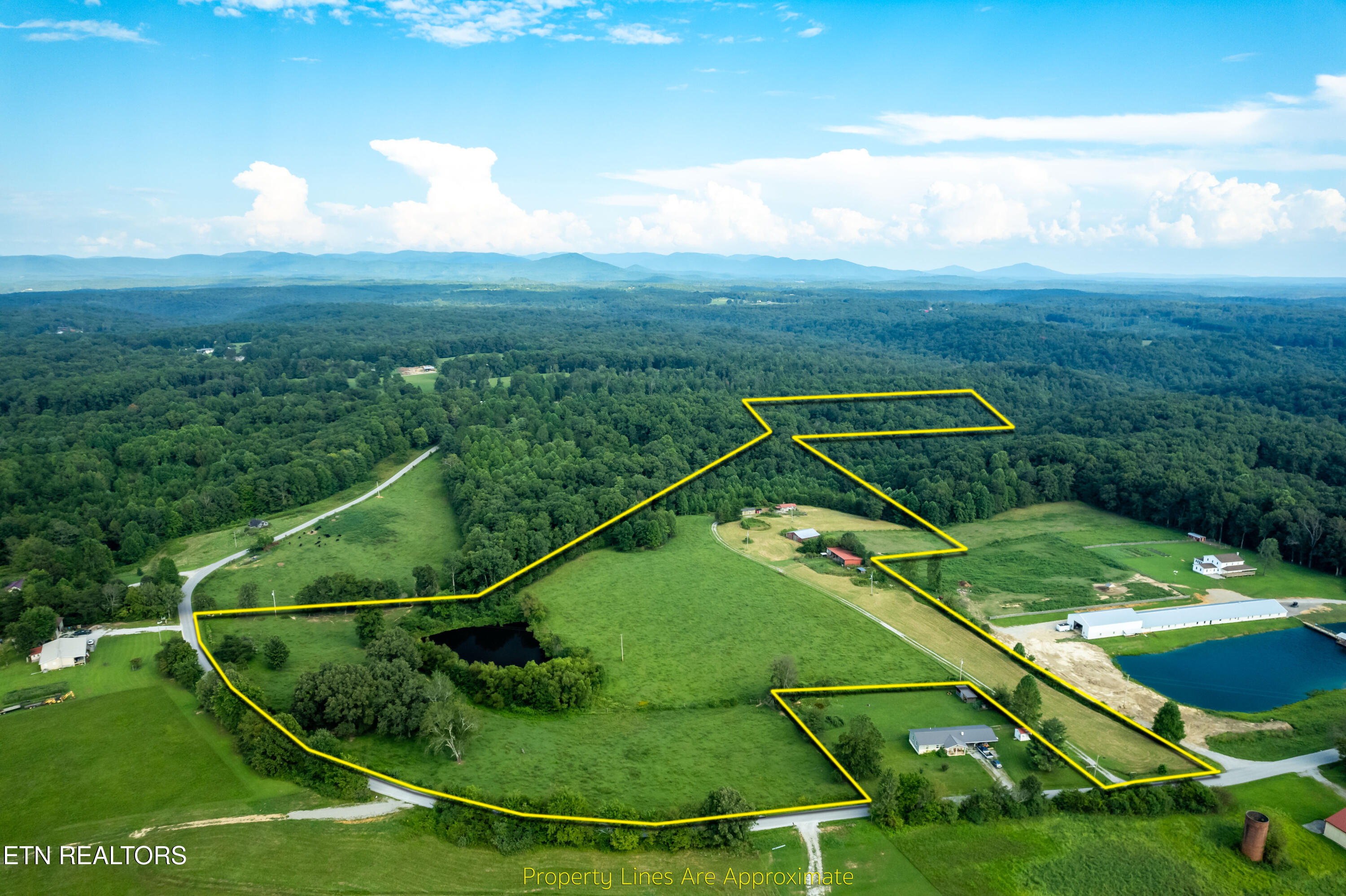 346 Christenson Road Deer Lodge, TN 37726 - Photo 35 of 49 346ChristensonRd-39