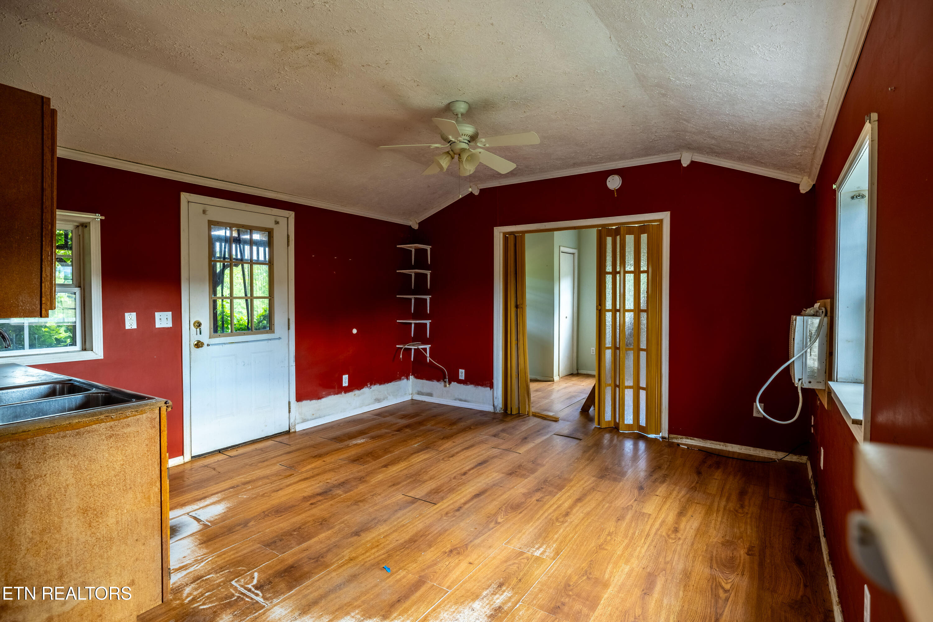 346 Christenson Road Deer Lodge, TN 37726 - Photo 6 of 49 346ChristensonRd-3