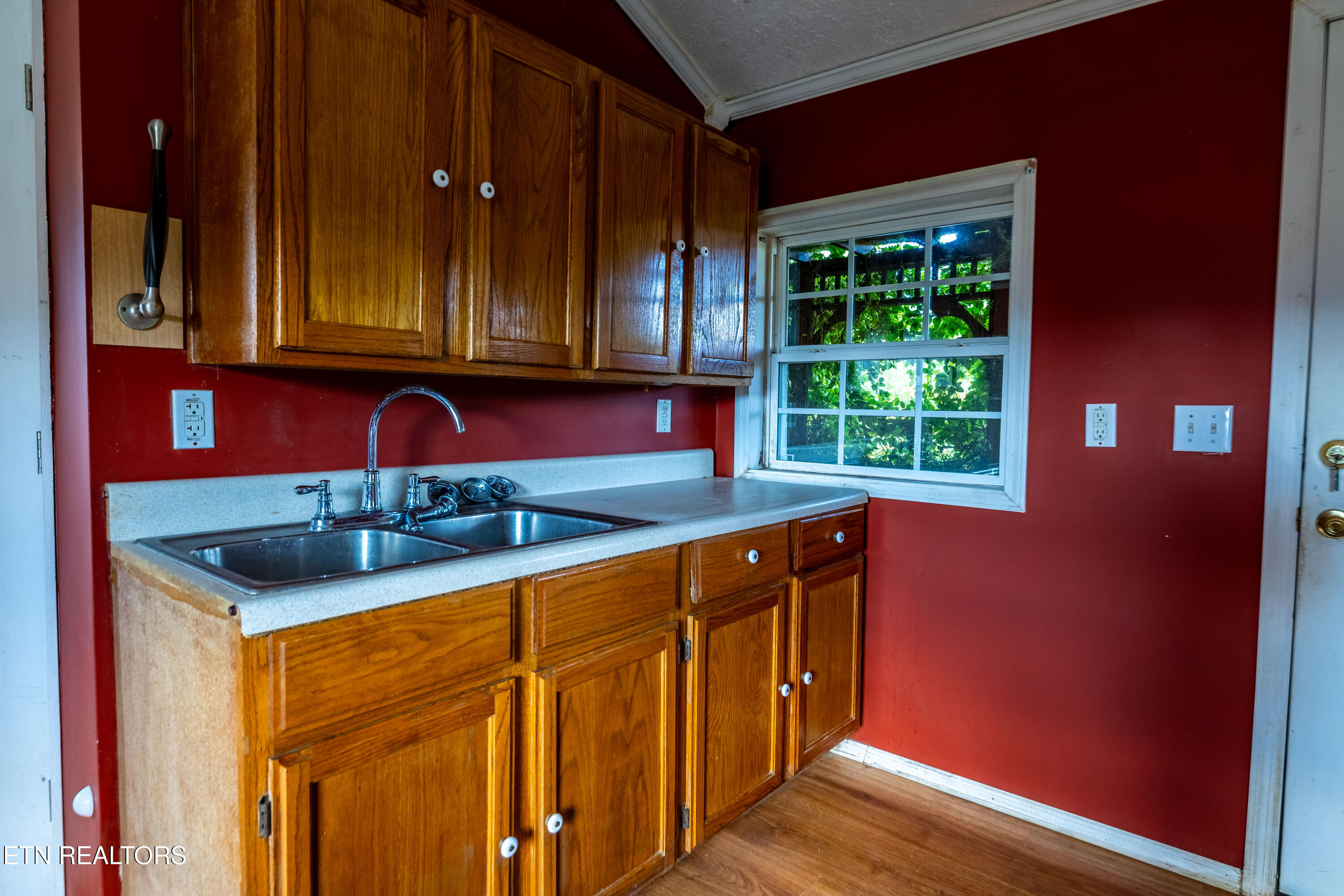 346 Christenson Road Deer Lodge, TN 37726 - Photo 10 of 49 346ChristensonRd-8