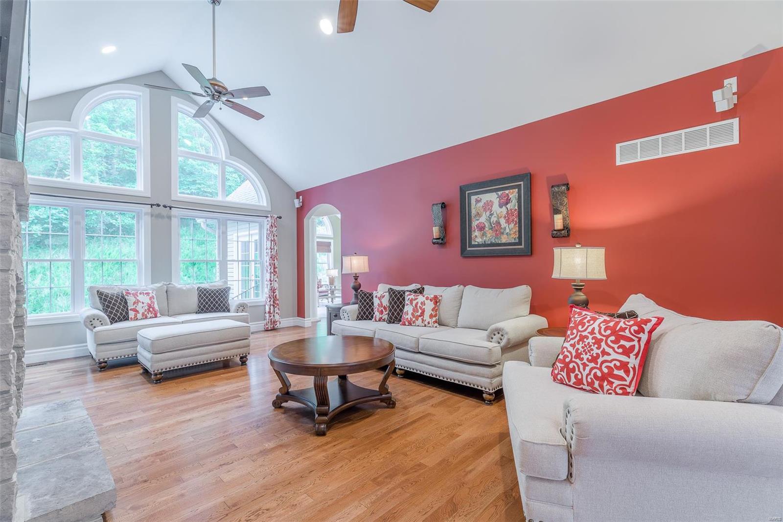 833 Wengler Road Pacific, MO 63069 - Photo 8 of 39 Gallery Image 8