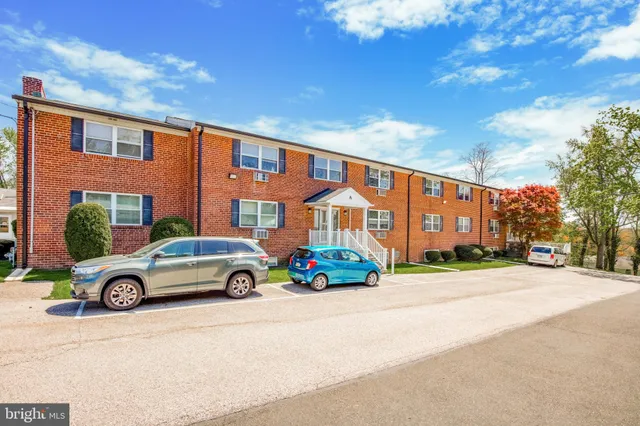 $1,895 | 500 Manor House Lane, Unit B3, Willow Grove, PA 19090