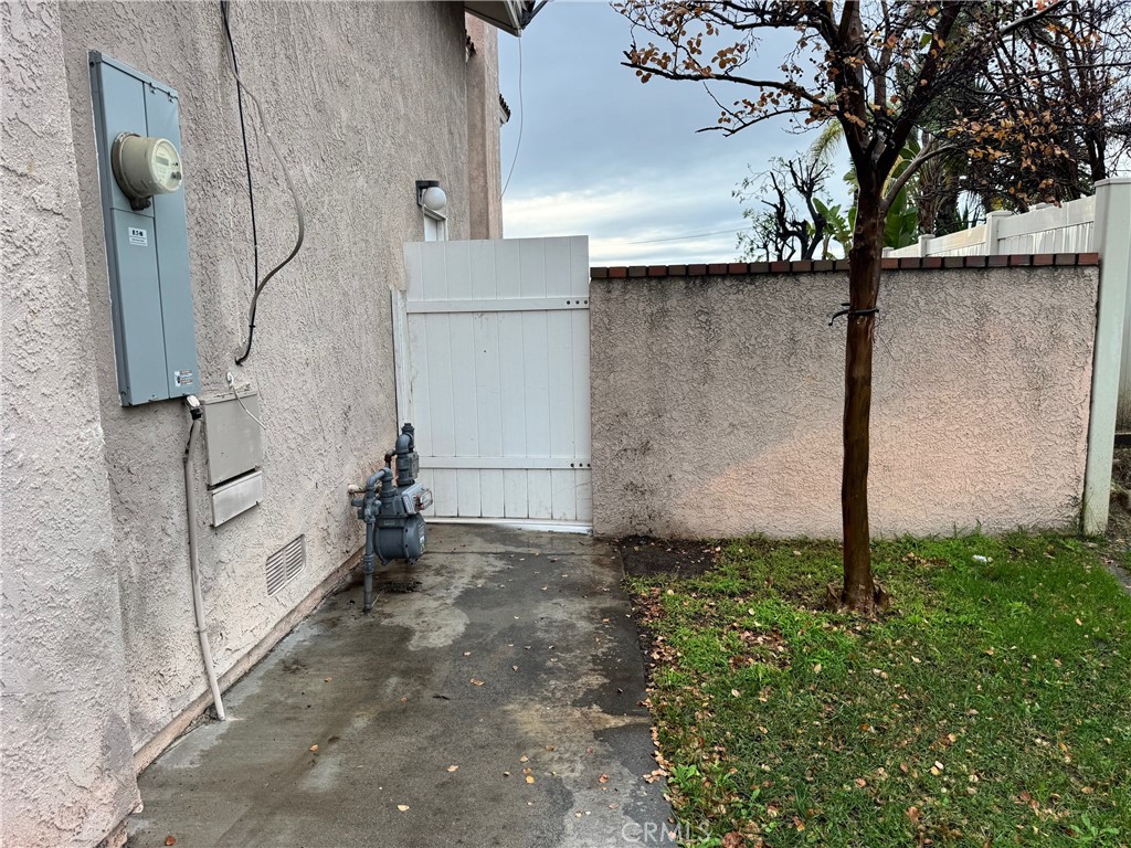 28261 Cornus Court Highland, CA 92346 - Photo 2 of 50