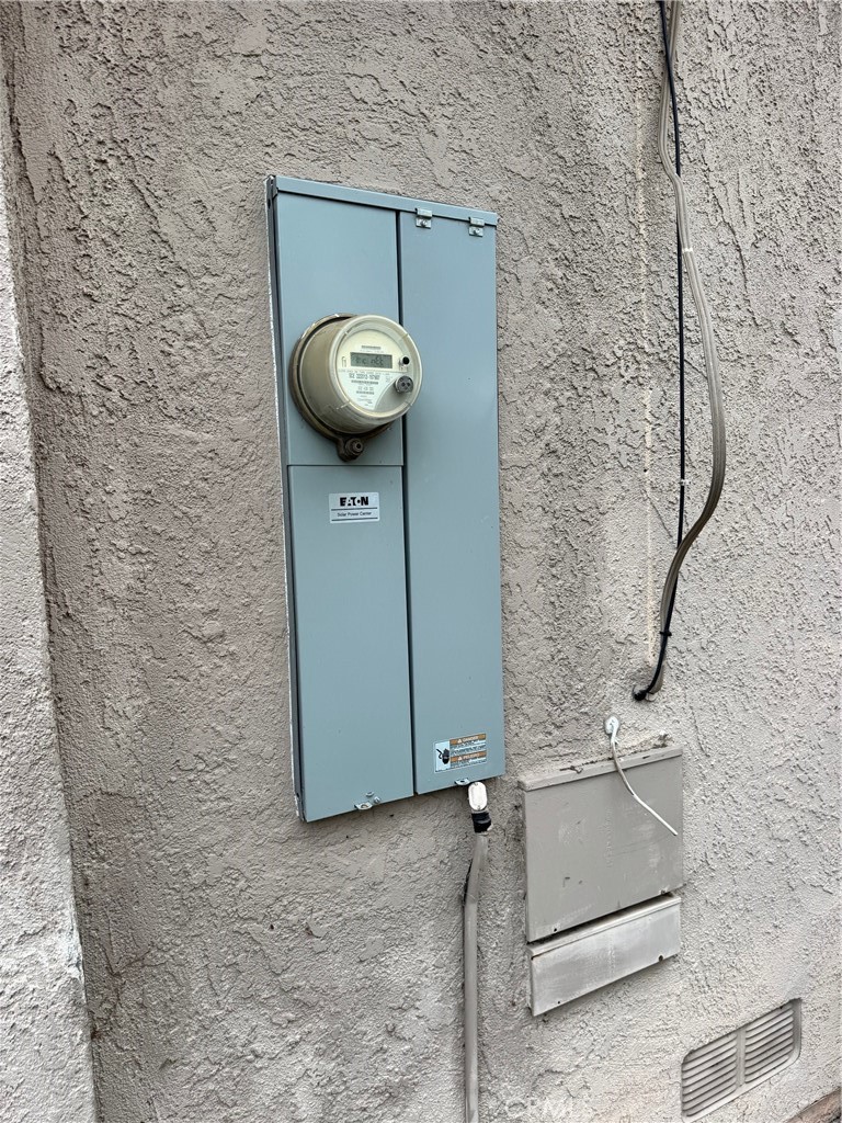 28261 Cornus Court Highland, CA 92346 - Photo 3 of 50