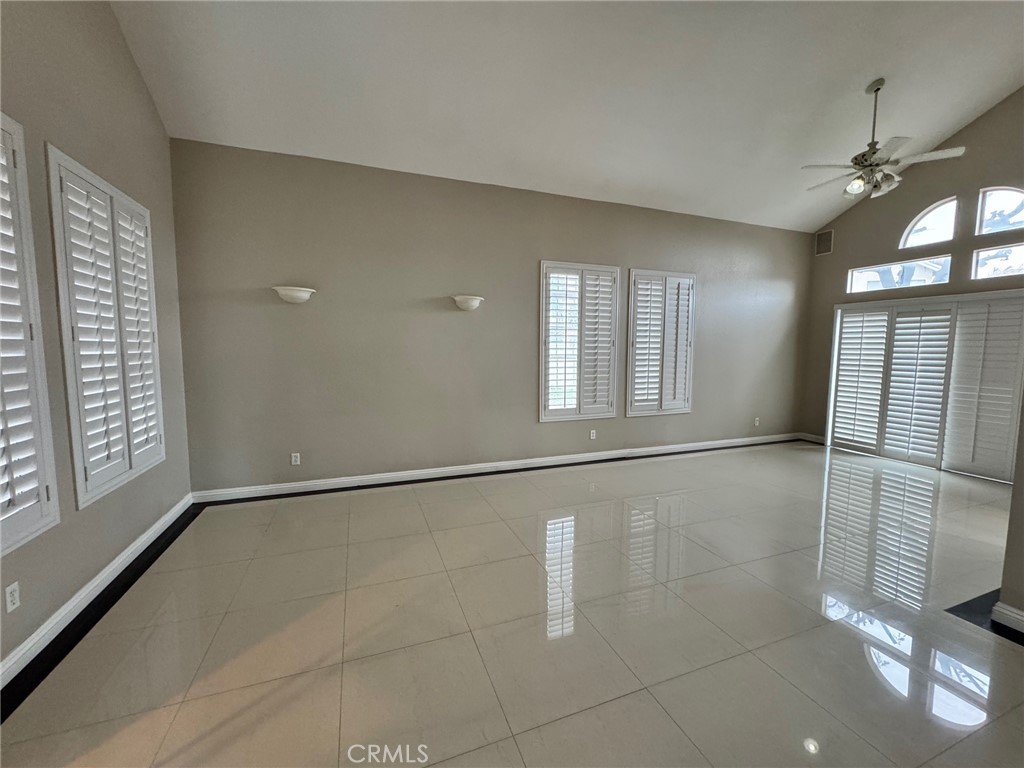 28261 Cornus Court Highland, CA 92346 - Photo 5 of 50