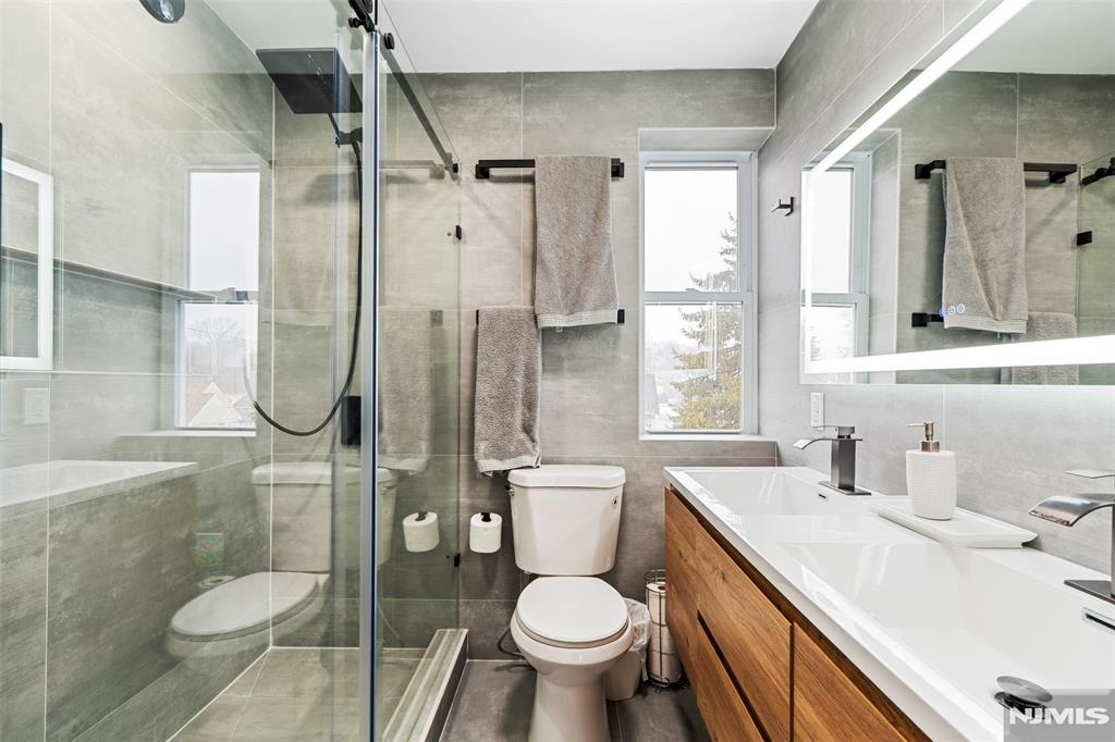 116 Lexington Avenue Dumont, NJ 07628 - Photo 18 of 25