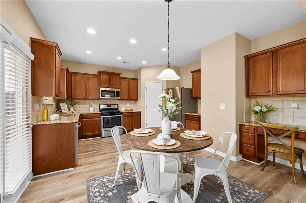 523 Gardenview Road Canton, GA 30114 - Photo 3 of 34