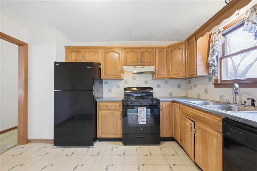 7 Brookview Court Westerly, RI 02891 - Photo 18 of 40