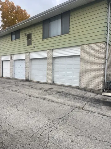 $1,995 | 10445 Austin Avenue, Unit C, Oak Lawn, IL 60453