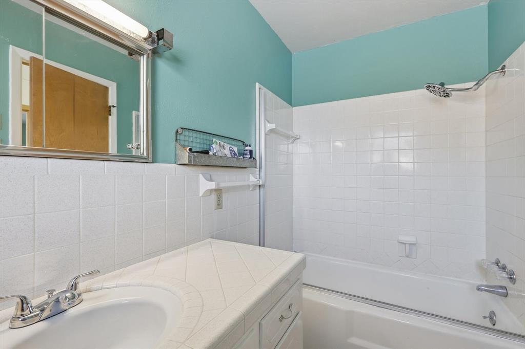 107 North 7th Street Krum, TX 76249 - Photo 22 of 40