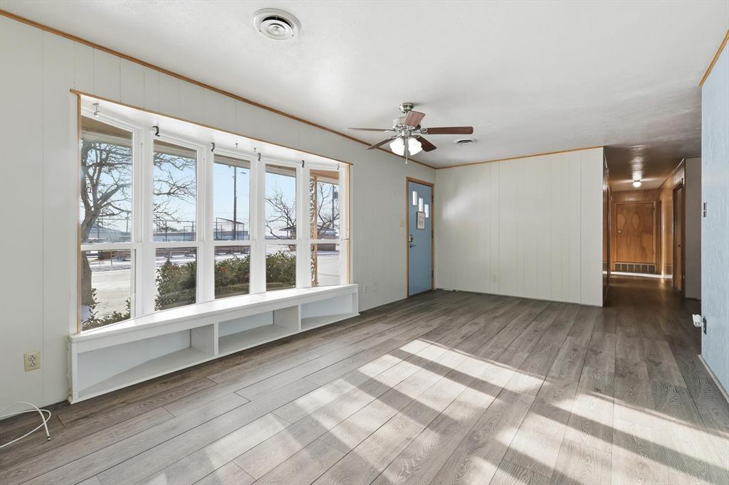 107 North 7th Street Krum, TX 76249 - Photo 8 of 40