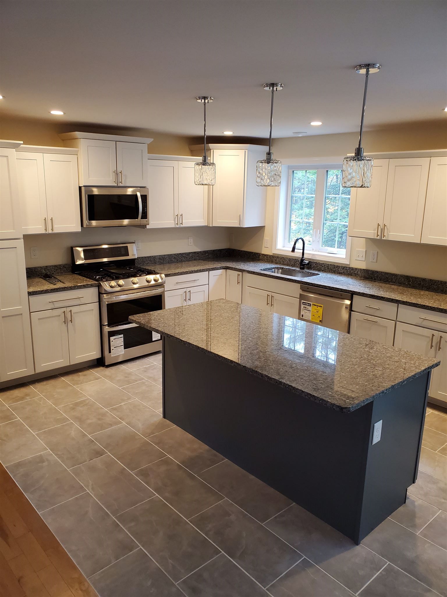 85 Candia Road, Unit 80 5 Deerfield, NH 03037 - Photo 8 of 23